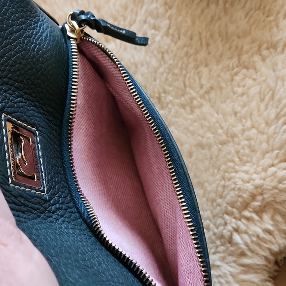 Beautiful NWOT Hunter Green Dooney & Bourke Letter Carrier & Wallet Set 🌲 - Picture 12 of 16